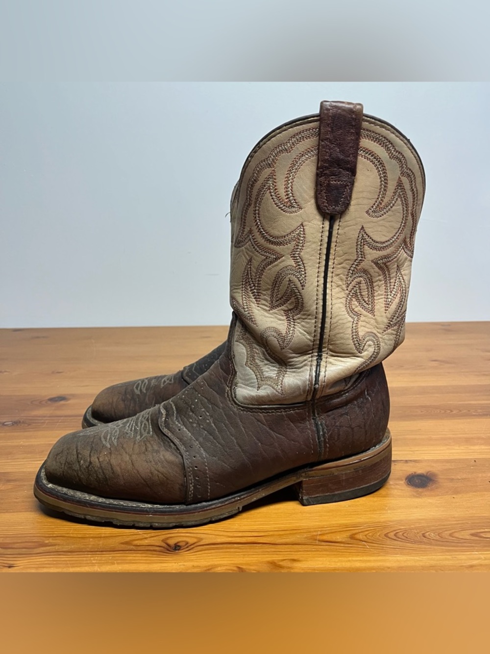 Double H DH4305 USA Made Western Work Boots Men’s 9.5 2E Wide Bison Leather